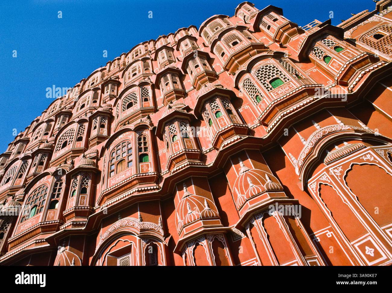 Hawa Mahal (Palast der Winde), erbaut als Aussichtsplattform für die Frauen des königlichen Haushalts im Jahre 1799 - Jaipur, Rajasthan, Indien Stockfoto