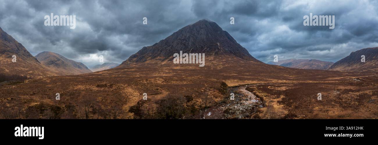 Glen Coe, Ben Etive (schottisch-gälisch Buachaille Etive Mòr, was „der große Hirte von Etive“ bedeutet) in den schottischen Highlands Stockfoto
