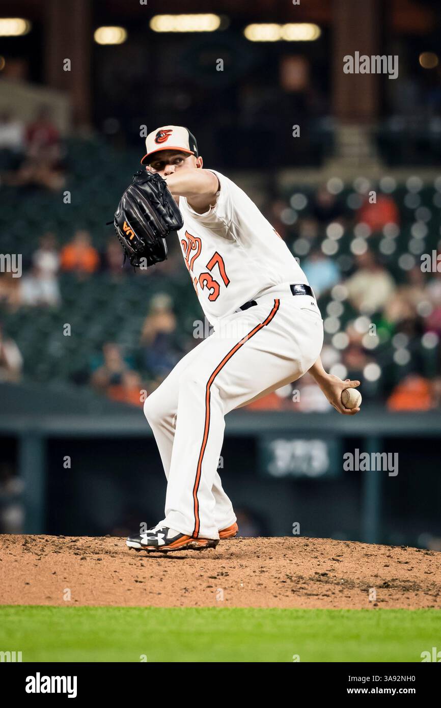 18. September 2017: Baltimore Orioles startet den Pitcher Dylan Bundy (37) während des MLB-Spiels zwischen Boston Red Sox und Baltimore Orioles im Oriole Park at Camden Yards in Baltimore, Maryland. Scott Taetsch/CSM(Kreditbild: &Copy; Scott Taetsch/CSM via ZUMA Wire) Stockfoto