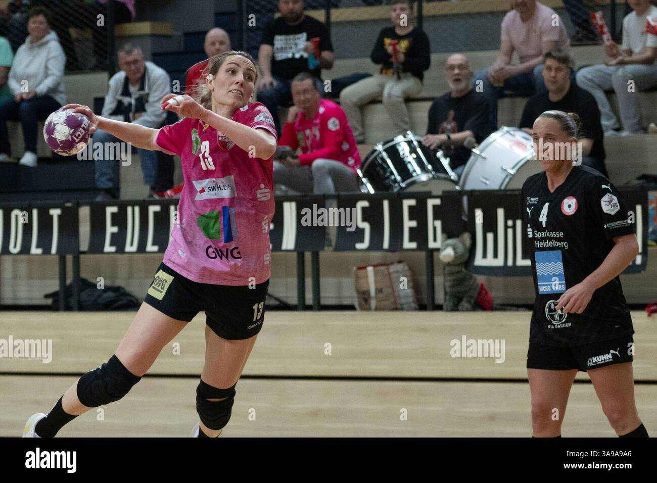 Halle, Deutschland 29. März 2025: 2.HBL - Frauen - 2024/2025 - SV Union Halle-Neustadt vs. Kurpfalz Bären im Bild: Madeleine Östlund / Oestlund (Halle) Stockfoto