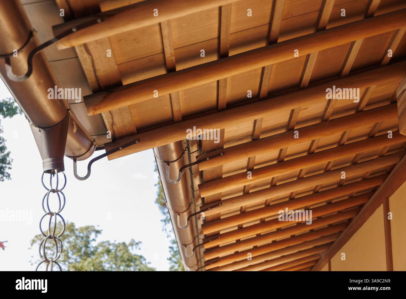 Traditionelle Regenrinne auf Haus, Prfektur Kyoto, Miyama, Japan  Stockfotografie - Alamy