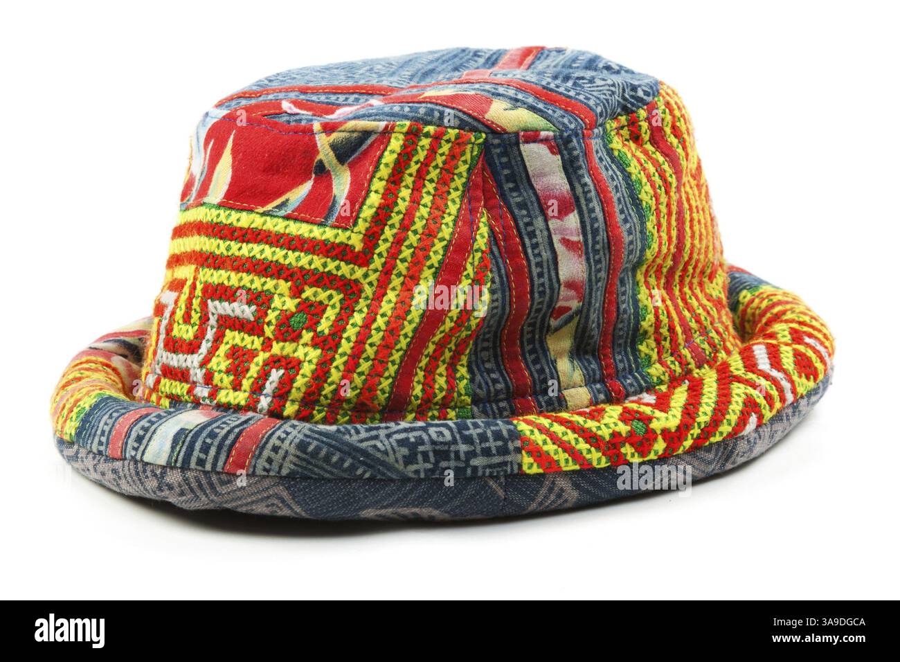 Thai farbigen Hut isoliert auf weißem Hintergrund Stockfoto