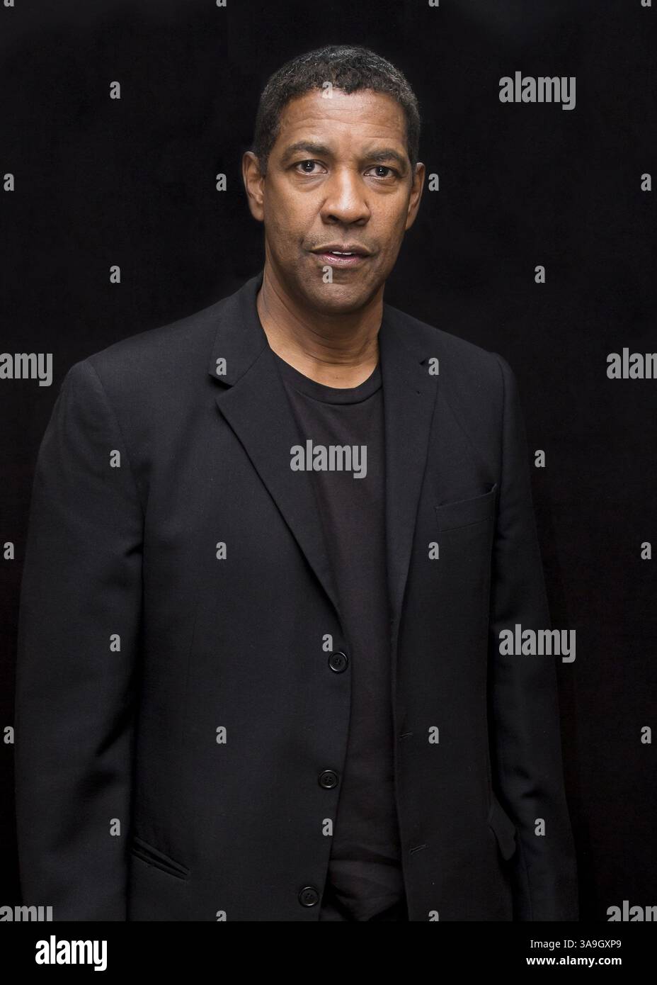 5. November 2017: Hollywood, Kalifornien, USA – Schauspieler DENZEL WASHINGTON wirbt für den Film Roman J. Israel, Esq. (Bild: © Armando Gallo/ZUMA Studio) Stockfoto