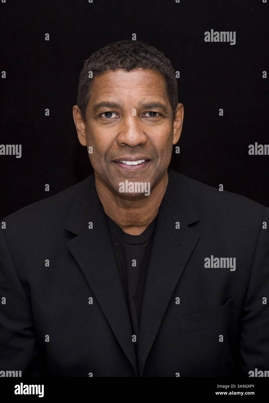 5. November 2017: Hollywood, Kalifornien, USA – Schauspieler DENZEL WASHINGTON wirbt für den Film Roman J. Israel, Esq. (Bild: © Armando Gallo/ZUMA Studio) Stockfoto