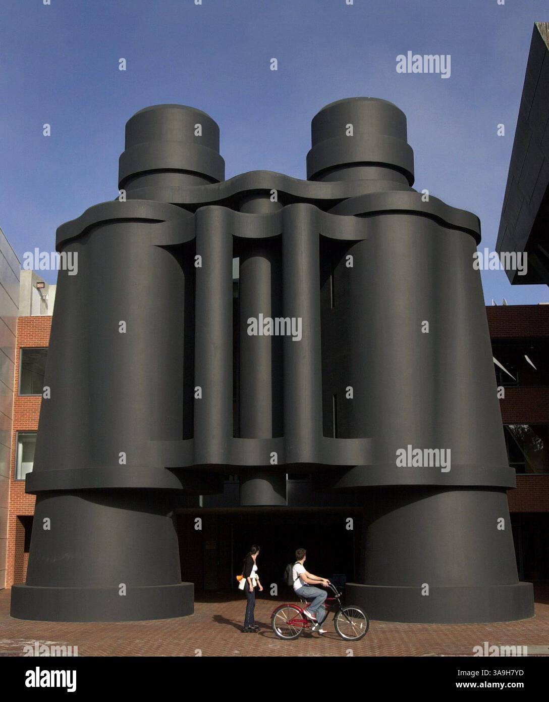 Das 1991 von Frank Gehry entworfene Gebäude beherbergt Werbeagenturen. In Venedig, ca. Donnerstag, 10. Januar 2002. Sacramento Bee / Randy Pench / ZUMA Press Stockfoto