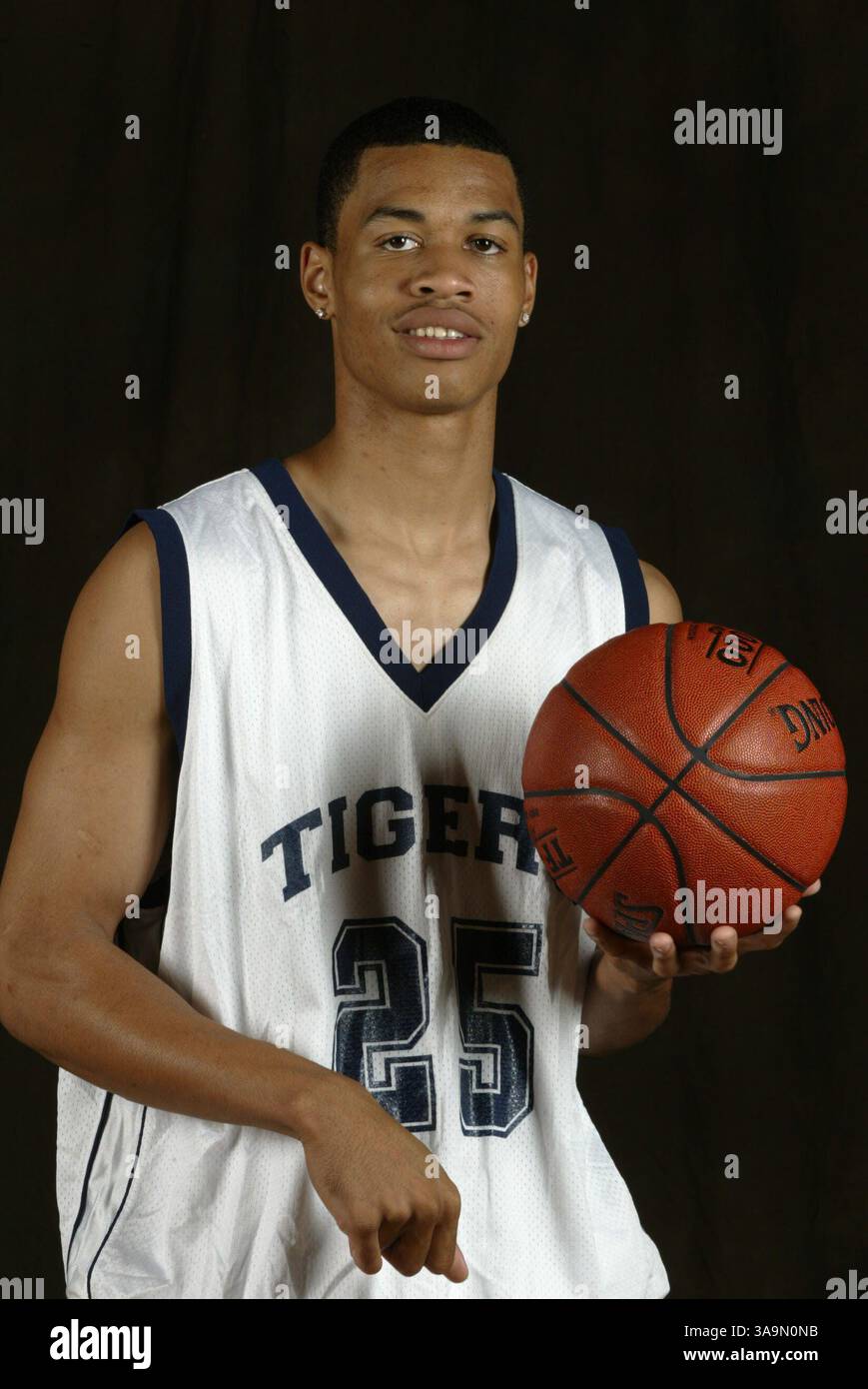 Oktober 2004; Houston, TX, USA; GERALD GREEN der Gulf Shores Academy. Während seines letzten Jahres an der Gulf Shores Academy erzielte Gerald Green im Durchschnitt 33 Punkte, 12 Rebounds, 7 Assists und 3 blockierte Schüsse. Er wurde zum All-American ernannt und erhielt den MVP Award im jährlichen McDonald's All-American-Spiel, bei dem zwei Teams aus den besten Highschool-Basketballspielern der Vereinigten Staaten teilnahmen. Gerald Green wurde von den Celtics mit dem 18. Pick der ersten Runde im NBA Draft 2005 ausgewählt. Stockfoto