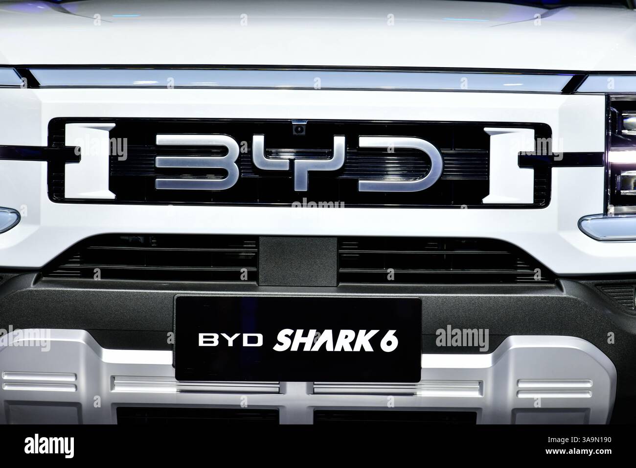 Thailand-26. März 2025: BYD Shark 6 DMO Super Hybrid Off-Road Platform, BYD's erster Pickup Truck auf der Bangkok International Motor Show 46 Stockfoto