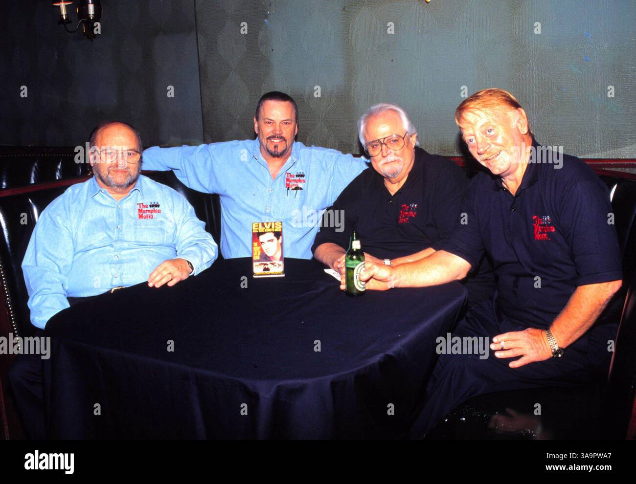 August 1997; Los Angeles, CA, USA; die Memphis Mafia Salute Elvis mit der Veröffentlichung ihres Videos „All the King's Men“ @ Chasen's.. Von links nach rechts: MARTY LACKER, SONNY WEST, LAMAR FIKE, RED WEST. Stockfoto