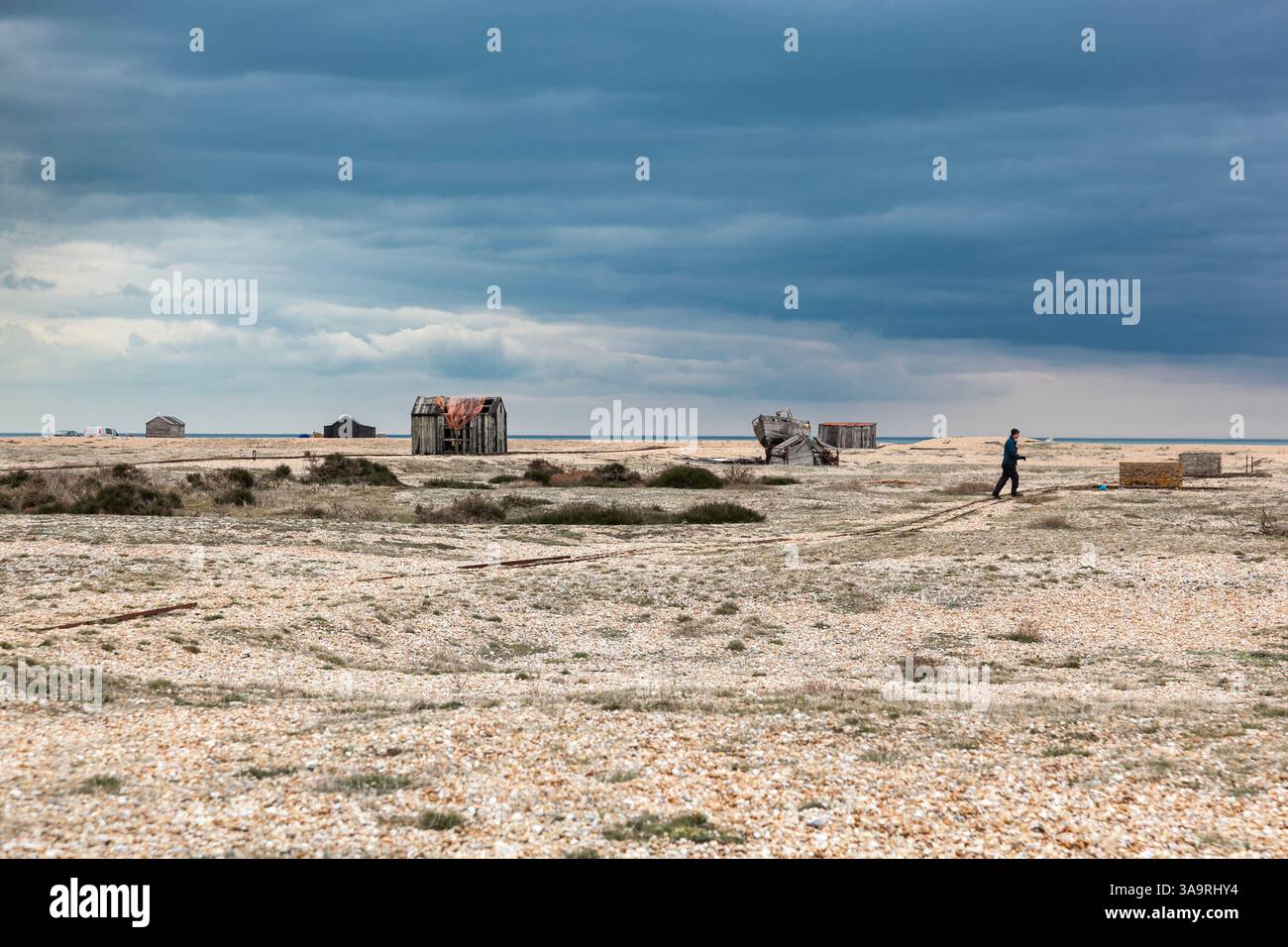 Verlassene Boote und Schuppen in Dungeness, Kent, England Stockfoto