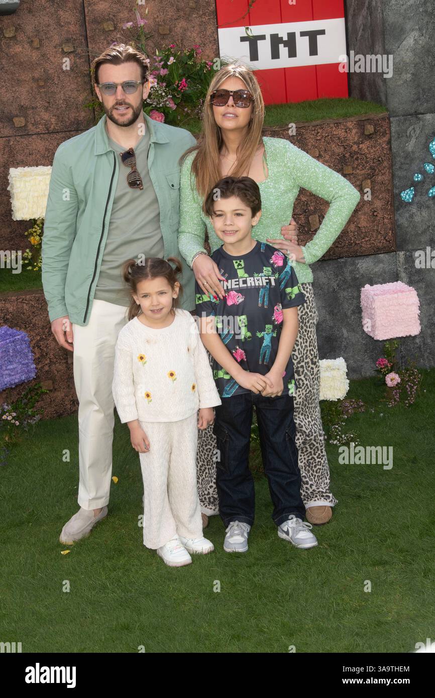 Nathan Massey und Cara de La Hoyde nahmen am 30. März 2025 an der Filmpremiere des A Minecraft Movie am Cineworld Leicester Square in London Teil Stockfoto