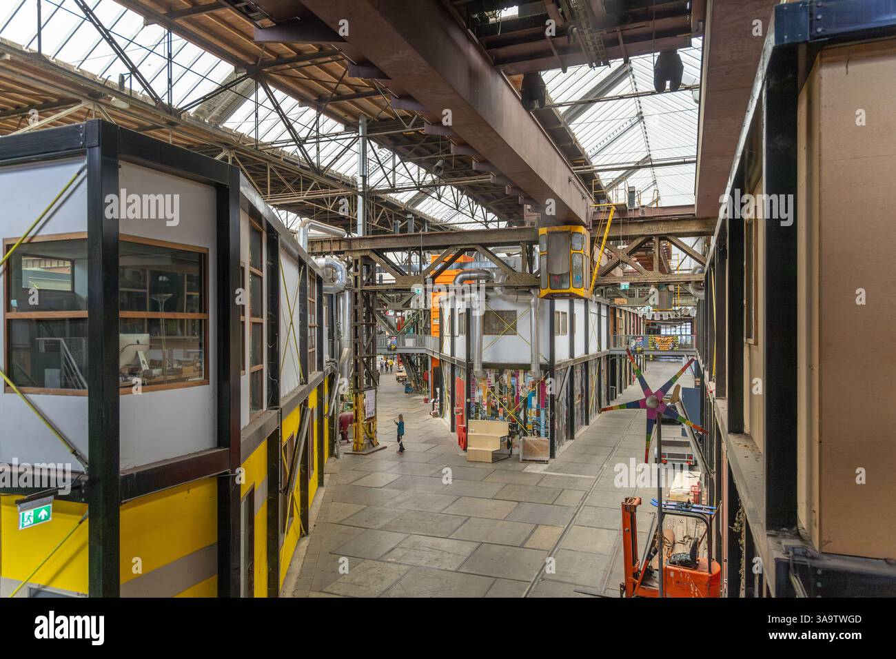 Studios NDSM Wharf für kreative Menschen, Lagerhäuser in der alten Werft NDSM Wharf. Zentrum für Kunst und Kultur. Stockfoto