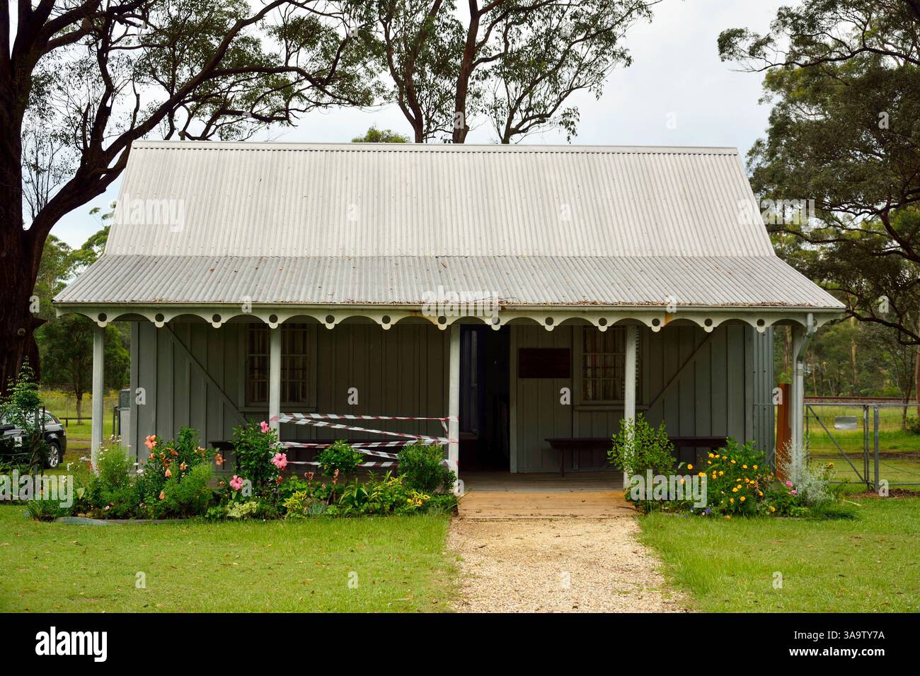 Kempsey, New South Wales, Australien – 10. Dezember 2015. Siedlerhäuschen auf dem Gelände des Kempsey Museums in Kempsey, NSW. Stockfoto