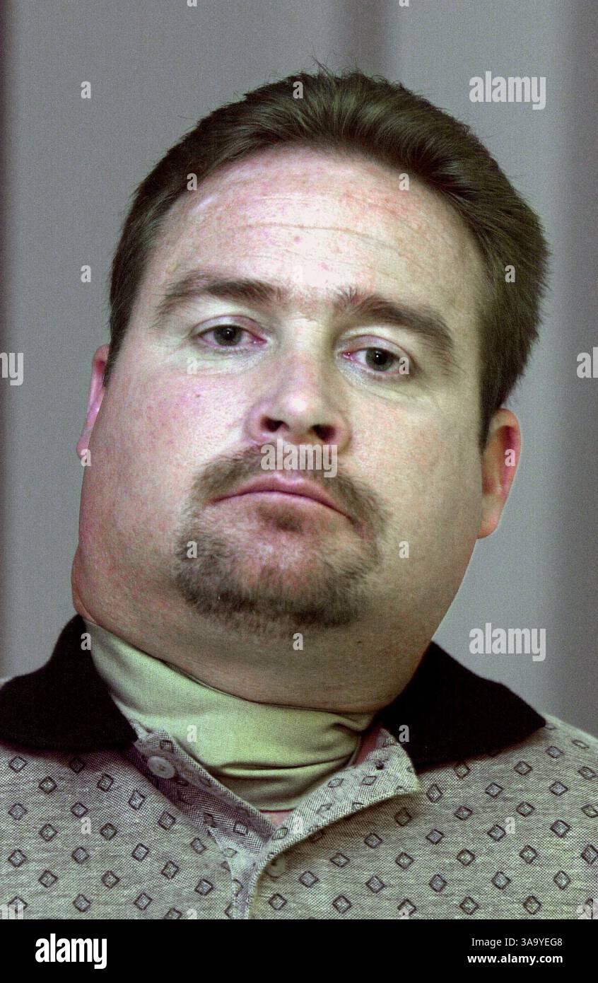 --- PASST ZU DER GESCHICHTE VON EMILY BAZAR------ Steve Lambert (cq), 35, Dienstag, den 3. Juli 2001, arbeitet als Verwaltungsassistent im Ministerium für Toxic Substance Control im neuen Cal-EPA-Gebäude. Lambert hat eine Beschwerde wegen der vielen Unzugänglichkeiten für Menschen mit Behinderungen innerhalb des Gebäudes an der 10th Street und I Street eingereicht. Sacramento Bee / Randy Pench / ZUMA Press Stockfoto