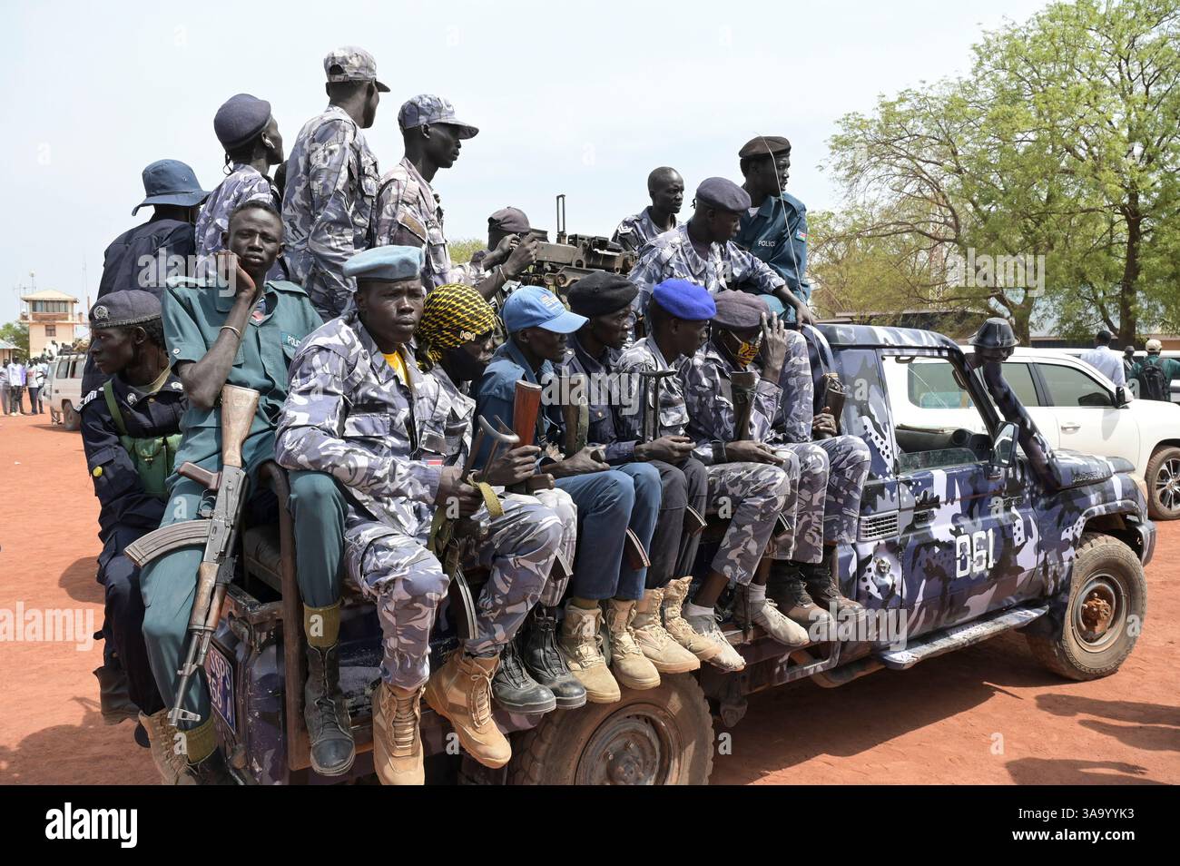 SÜDSUDAN, Seenstaat, Rumbek, bewaffnete SPLA Spezialeinheiten am Flughafen / SÜDSUDAN, Seenstaat, Stadt Rumbek, Polizei Spezialeinheiten der SPLA Armee am Flughafen Stockfoto