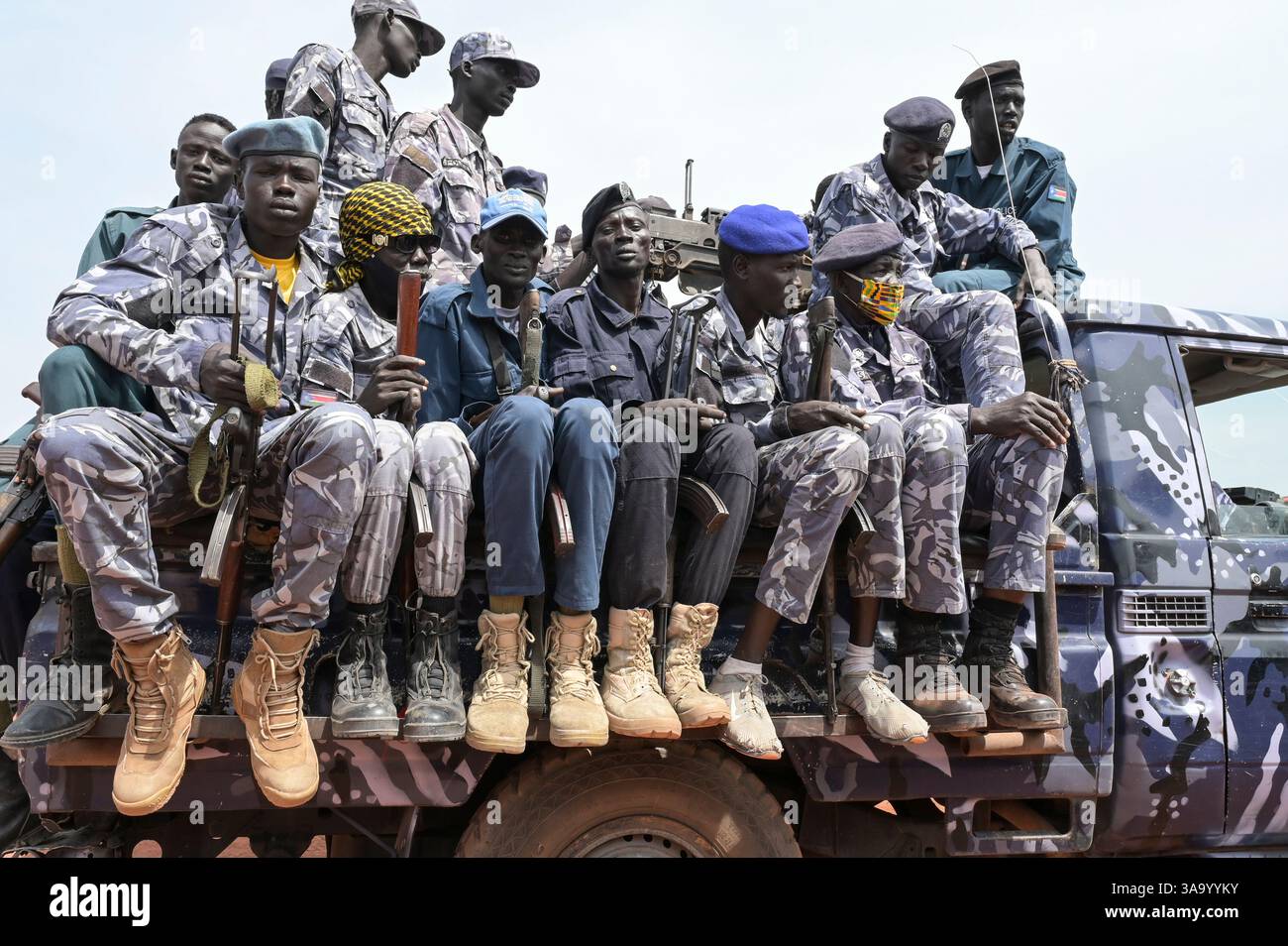 SÜDSUDAN, Seenstaat, Rumbek, bewaffnete SPLA Spezialeinheiten am Flughafen / SÜDSUDAN, Seenstaat, Stadt Rumbek, Polizei Spezialeinheiten der SPLA Armee am Flughafen Stockfoto