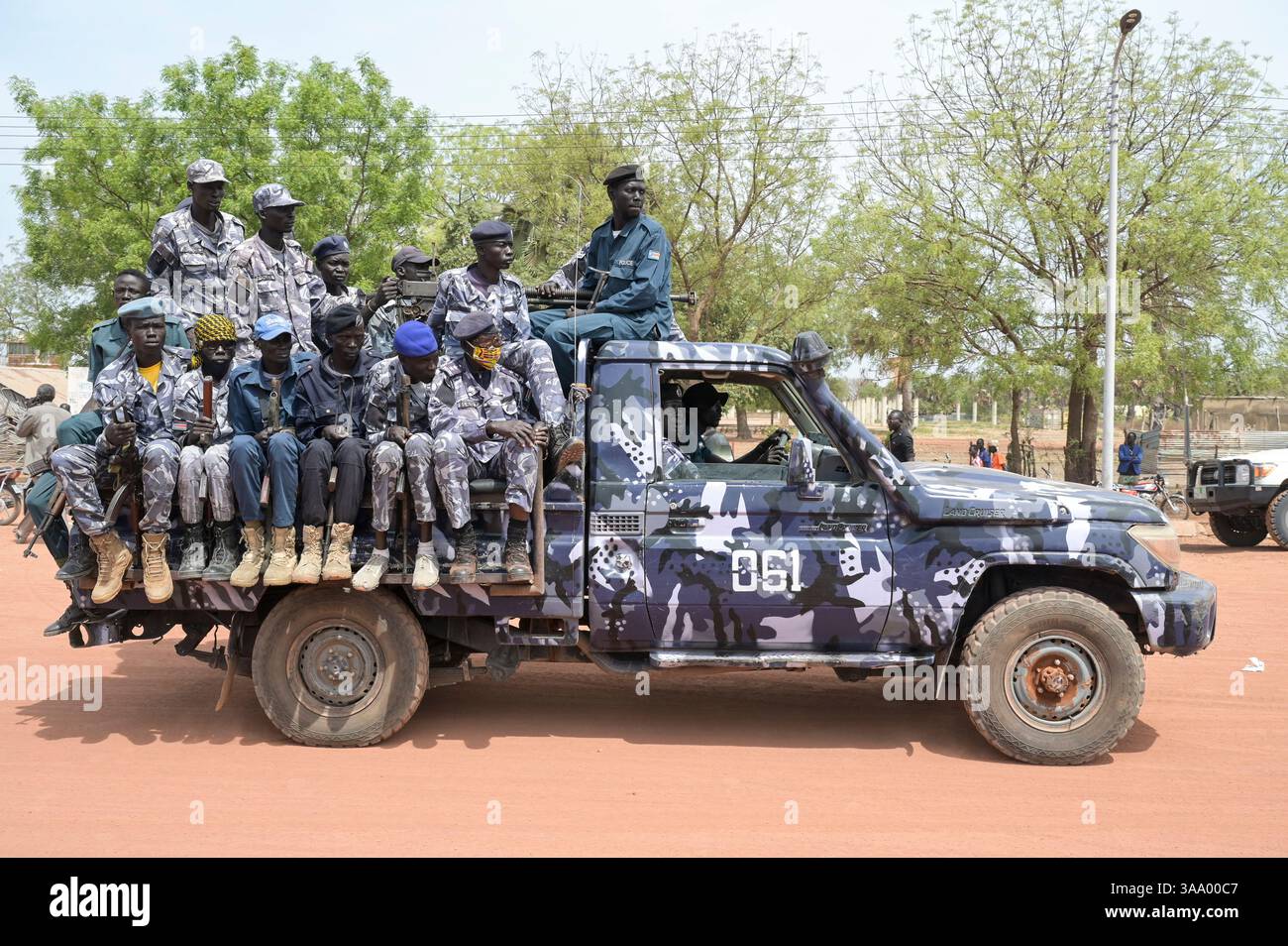 SÜDSUDAN, Seenstaat, Rumbek, bewaffnete SPLA Spezialeinheiten am Flughafen / SÜDSUDAN, Seenstaat, Stadt Rumbek, Polizei Spezialeinheiten der SPLA Armee am Flughafen Stockfoto