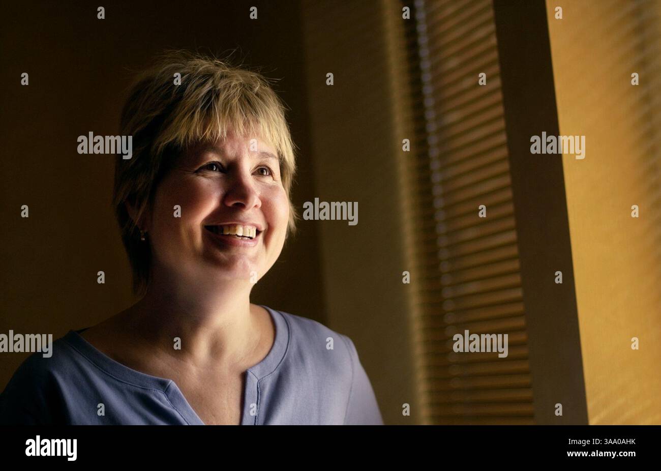 Karen Bond (cq, of Davis) ist eine Republikanerin in Davis, wo sie sagt, dass viele Einwohner es politisch falsch halten, sich der GOP anzuschließen, 29. September 2004. *HINWEIS* Bond will nicht, dass ihr Geschäft oder ihr Arbeitsplatz in der Geschichte erwähnt wird. Sacramento Bee/Florence Low/ZUMA Press Stockfoto