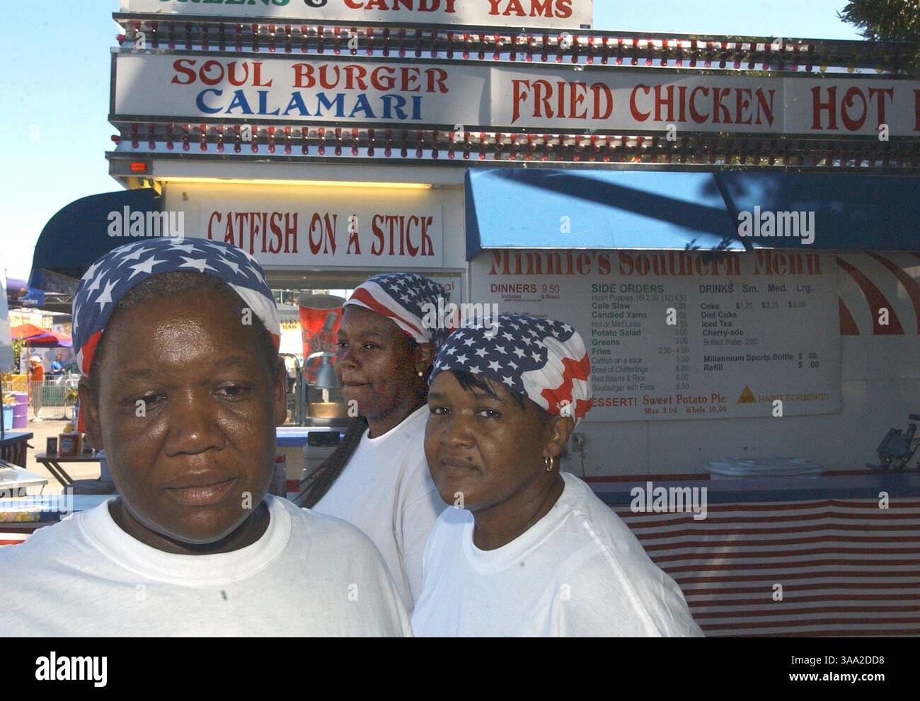 Minnie Cotton-Williams, links, Detra Cotton-Brown und Lynn Owens sind Händler auf der State Fair. Sie haben es satt, dass sie die California State Fair wegen Diskriminierung verklagen, Montag, 25. August 2003. (Sacramento Bee/ Michael A. Jones) Test /ZUMA Press Stockfoto