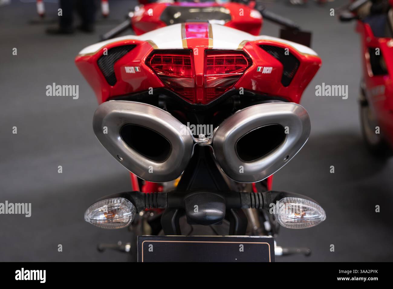 Modea, Italien: 2025 03 30 Motor fest Expo Motorrad Exclusive Ducati Panigale V4 SP2 Jubiläumsausgabe. Hochwertige Fotos Stockfoto