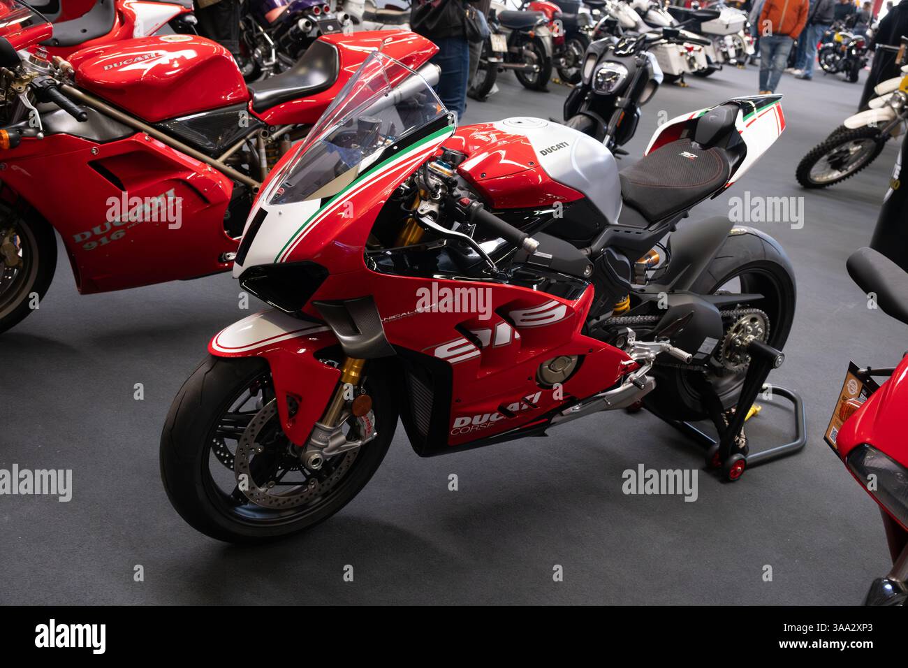 Modea, Italien: 2025 03 30 Motor fest Expo Motorrad Exclusive Ducati Panigale V4 SP2 Jubiläumsausgabe. Hochwertige Fotos Stockfoto