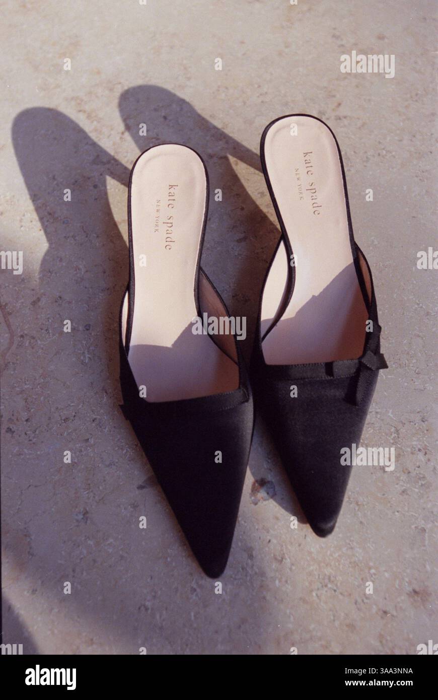 Kate Spade Schuhe in ihrem Grant Avenue Laden am Union Square in San Francisco, Donnerstag, 8. November 2001. (Sacramento Bee/Michael A. Jones) /ZUMA Press Stockfoto