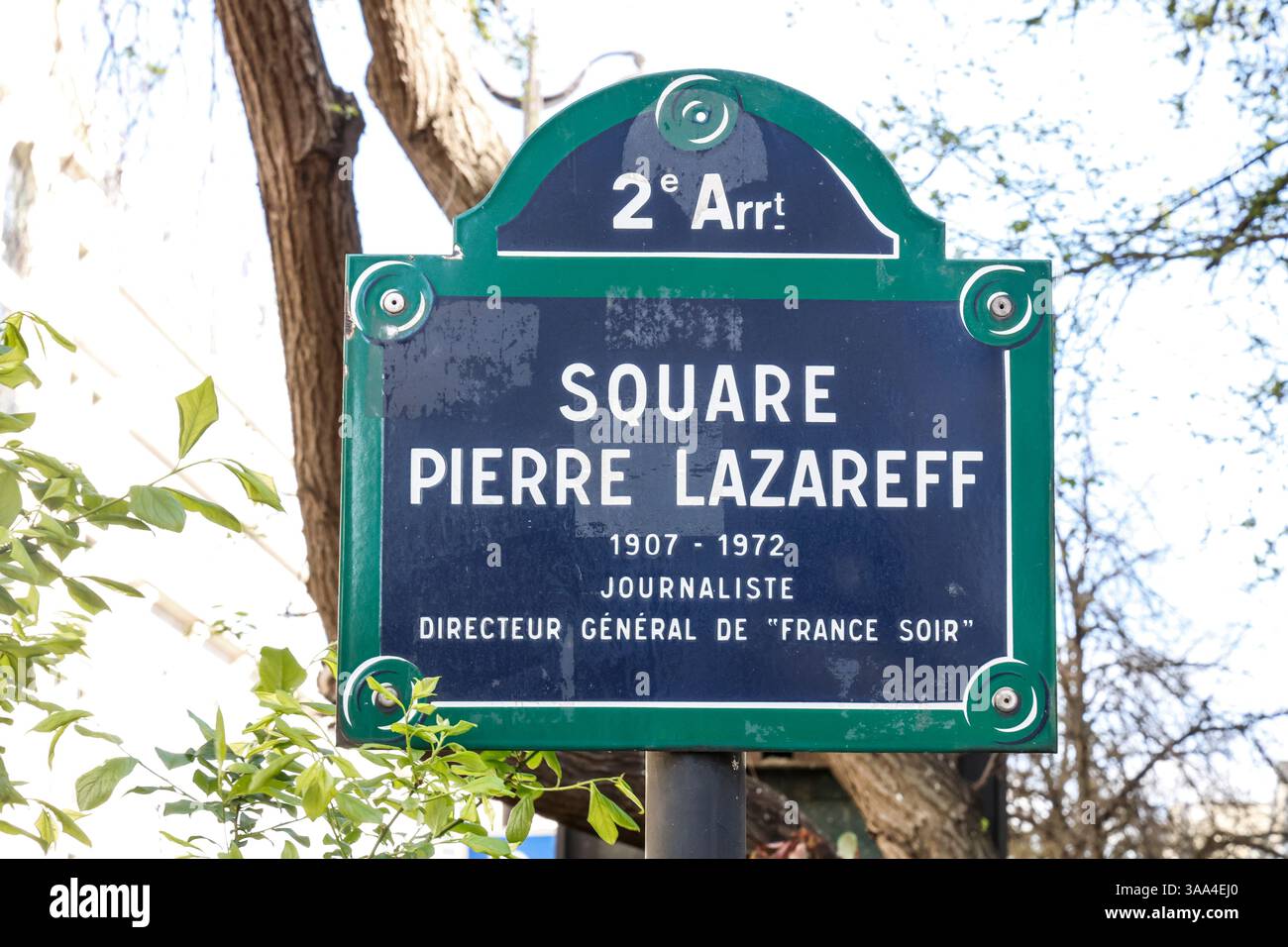 PRESSESTANDORTE IN PARIS Stockfoto
