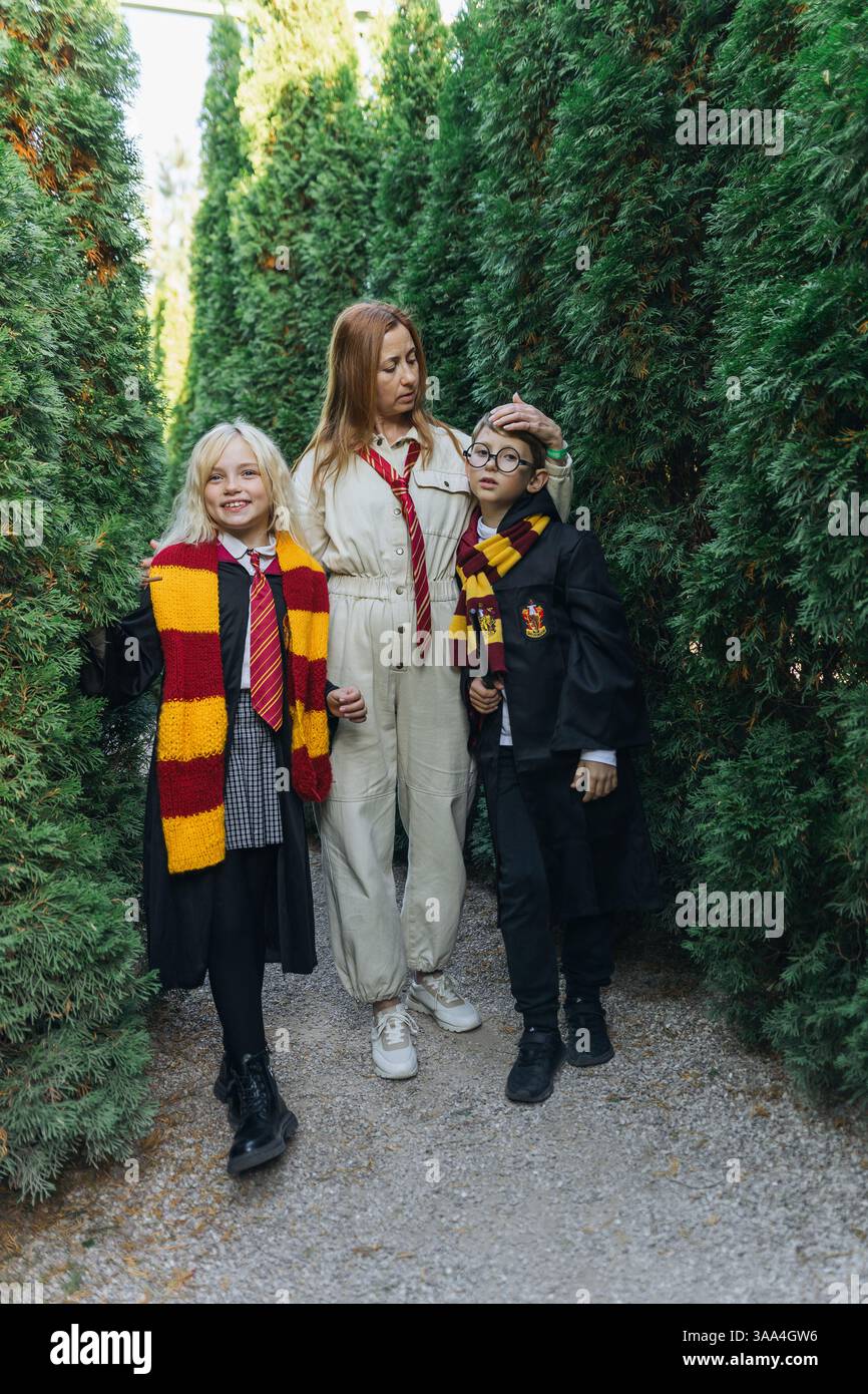 Familie Harry Potter Kostüme Maze Fall Stockfoto