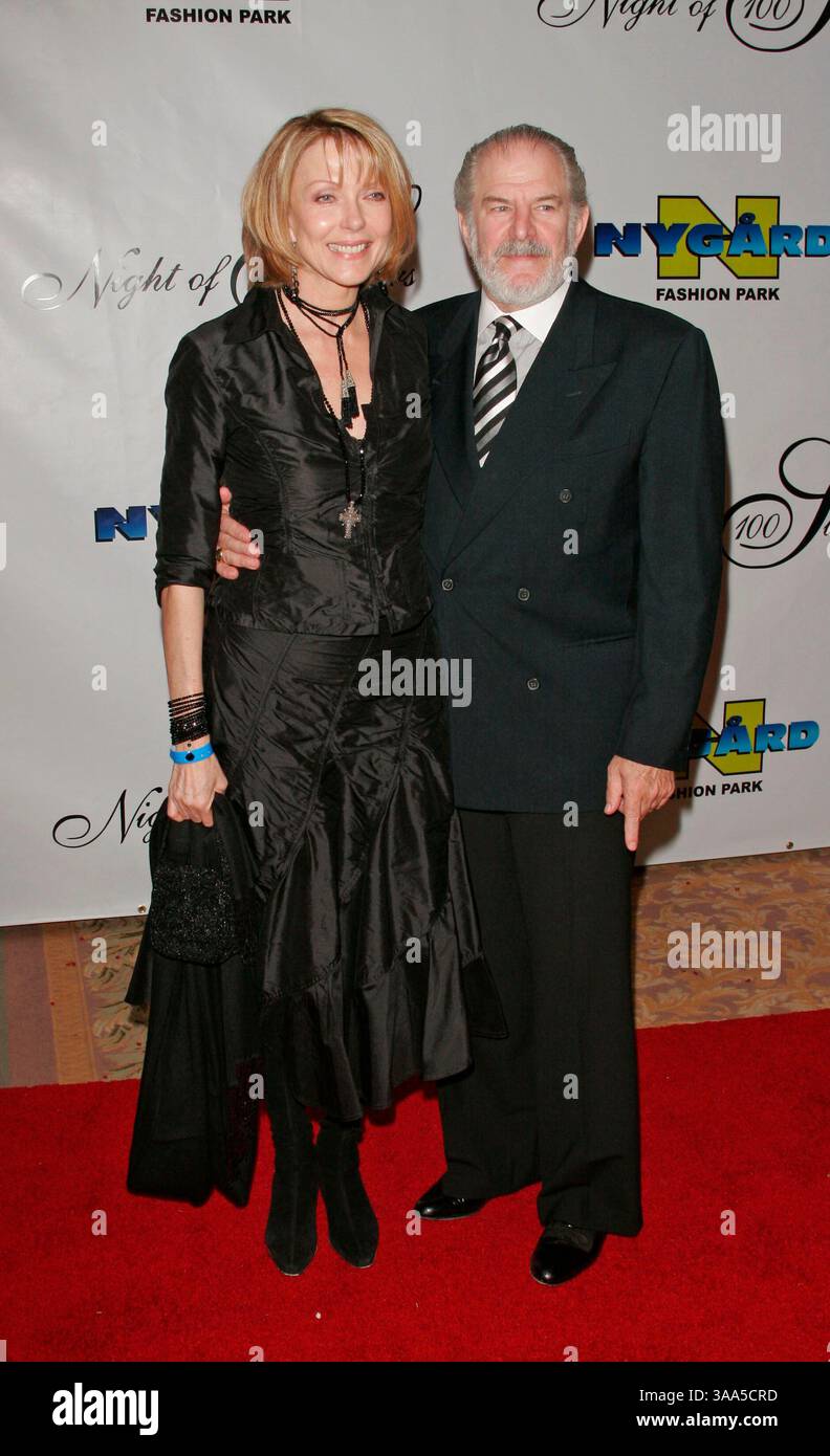 Februar 2007 - Los Angeles, CA, USA - SUSAN BLAKELY und Gast nehmen an der Oscars-Party der Nacht der 100 Sterne im Beverly Hills Hotel Teil. (Bild: © David Baxter/ZUMA Press) Stockfoto