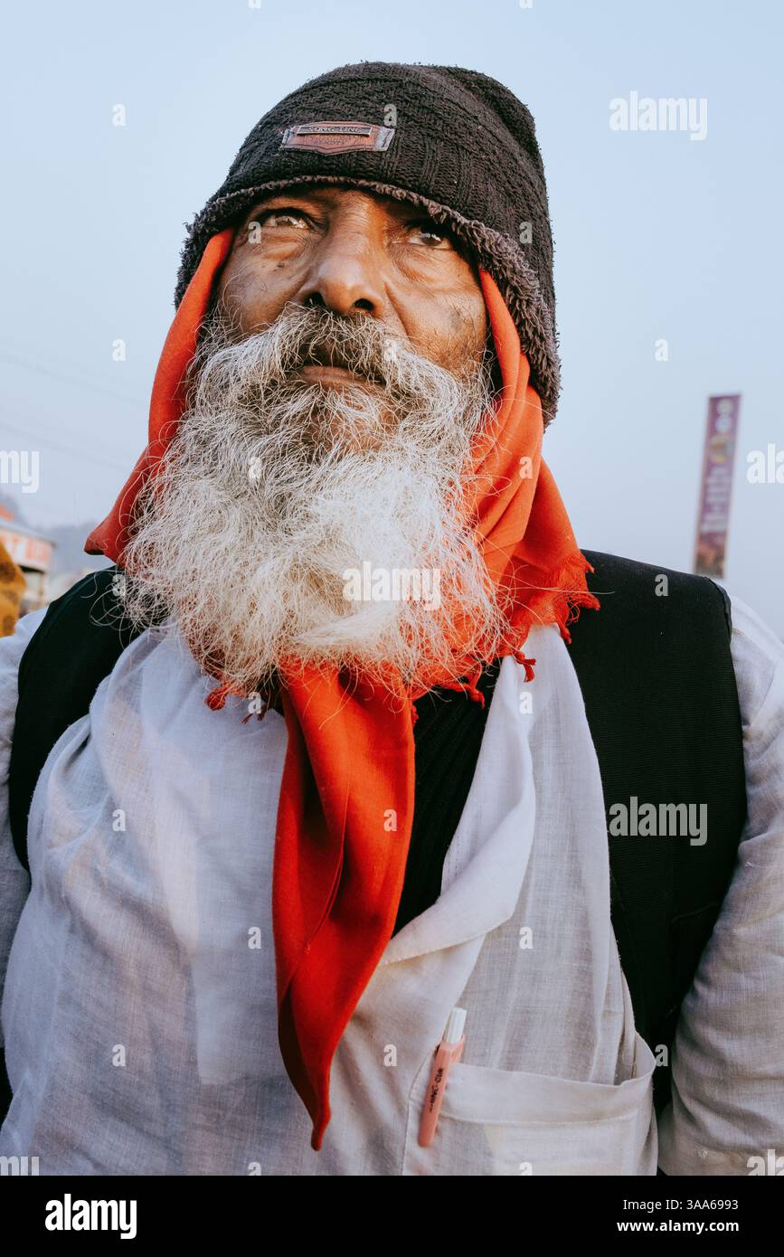 Indien, Prayagraj, februar 2025: 400 Millionen Pilger kamen nach Prayagraj, um sich während der kumbh mela - 31/03/2025 - Indien / Uttar Pradesh / Prayagraj - Gael Cloarec / Le Pictorium in die Gange zu schlagen und zu reinigen Stockfoto
