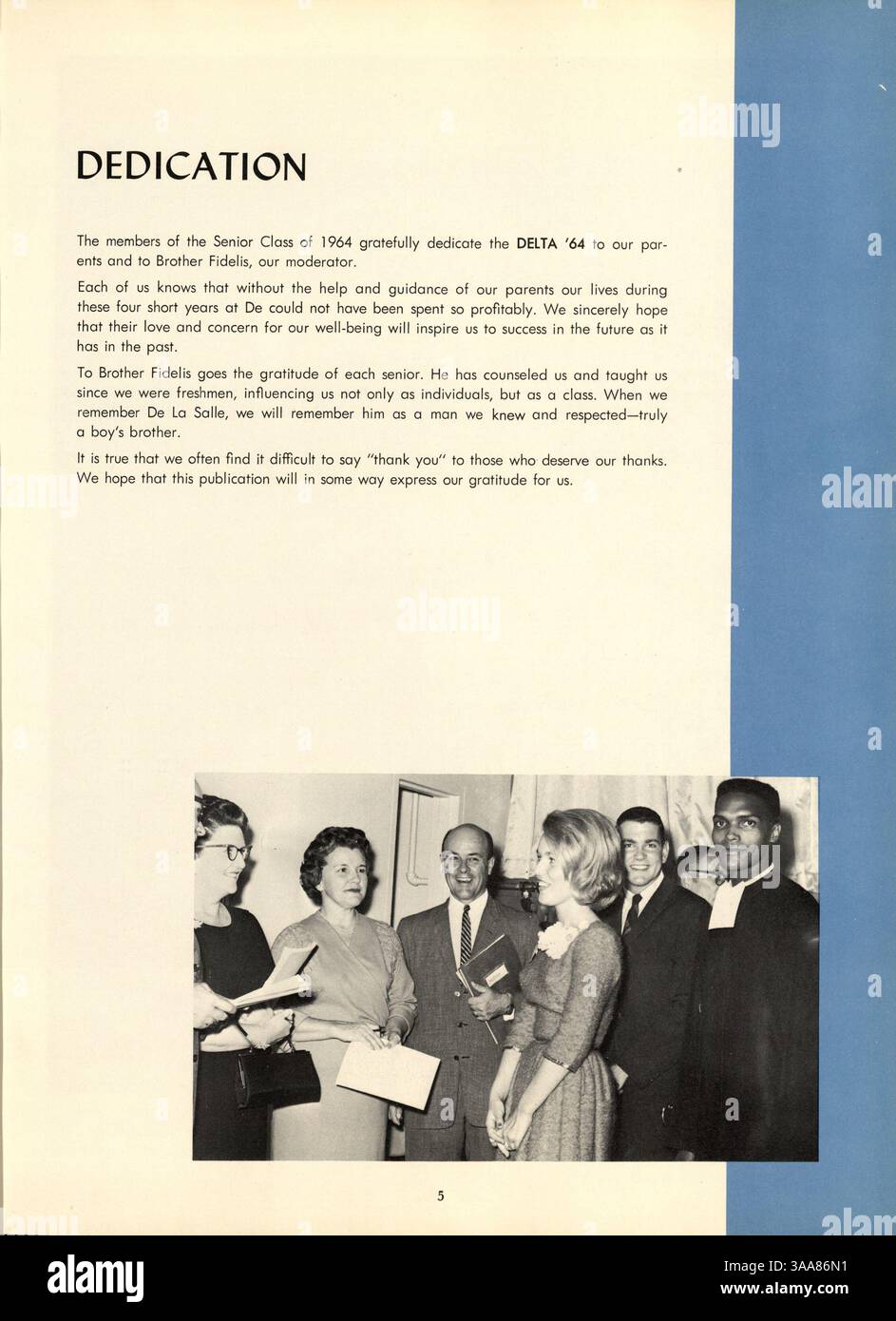 Das Jahrbuch Delta 1964 der de La Salle High School dokumentiert das Schuljahr 1963-1964, einschließlich Highlights von sportlichen Veranstaltungen, Schülerleistungen, Clubs und Meilensteinen der afroamerikanischen Geschichte. Stockfoto