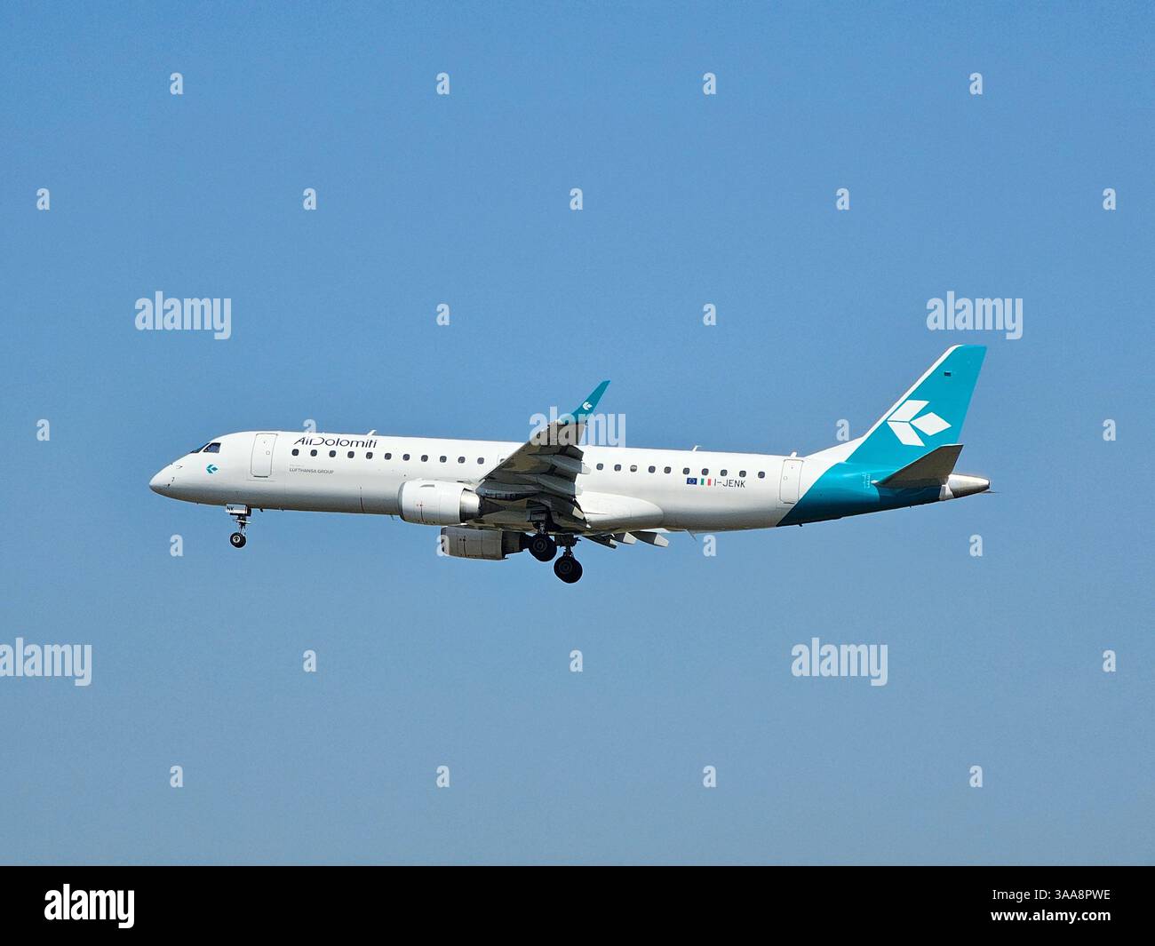 Frankfurt, Hessen, Deutschland - 13. August 2024: Air Dolomiti, Embraer E190LR, I-JENK FRA Airport Stockfoto