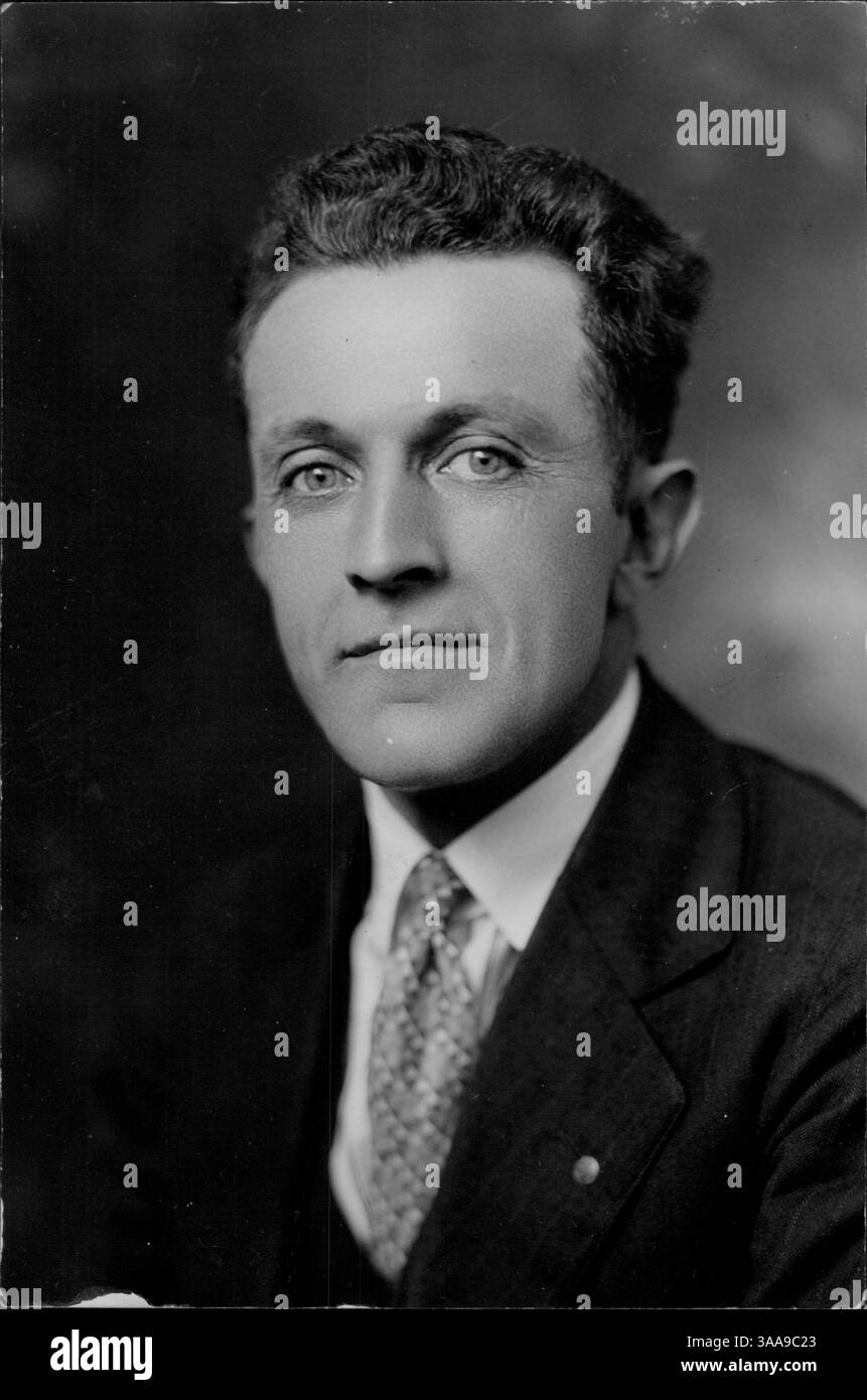 Harold A. Johnson, eine Schlüsselfigur in der Erholungsabteilung des Park Board, war Vorsitzender des Komitees, das die Wintersportwoche im Hennepin County organisierte. Stockfoto