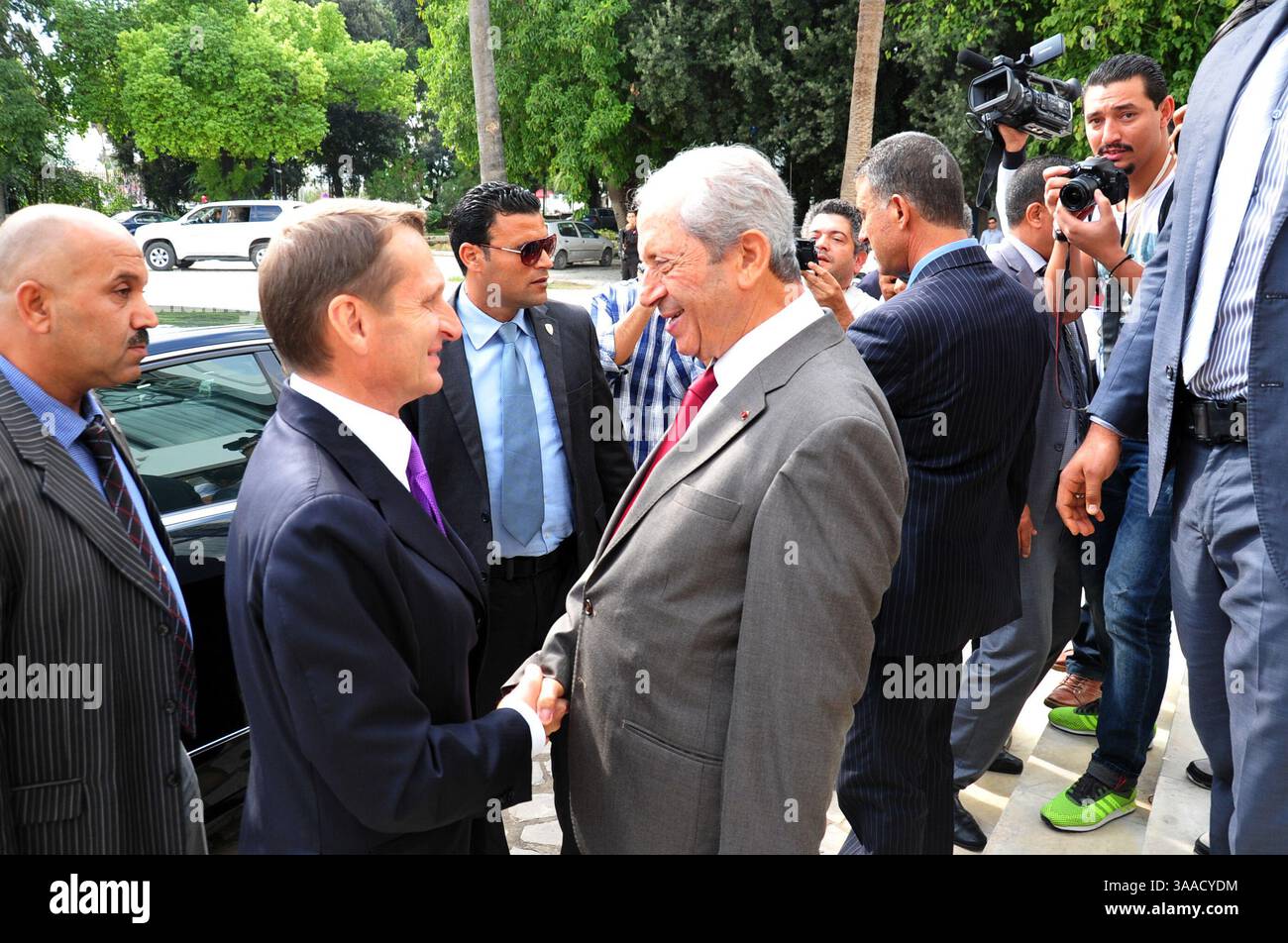5. November 2015 - Tunis, Tunesien - der Präsident der Versammlung der Abgeordneten (ARP) Volk Mohamed Ennasser empfängt den Präsidenten der Duma (Unterhaus des russischen parlaments) Sergej Naryschkin zu einem offiziellen Besuch in Tunesien. (Bild: © Chokri Mahjoub Via ZUMA Wire) Stockfoto