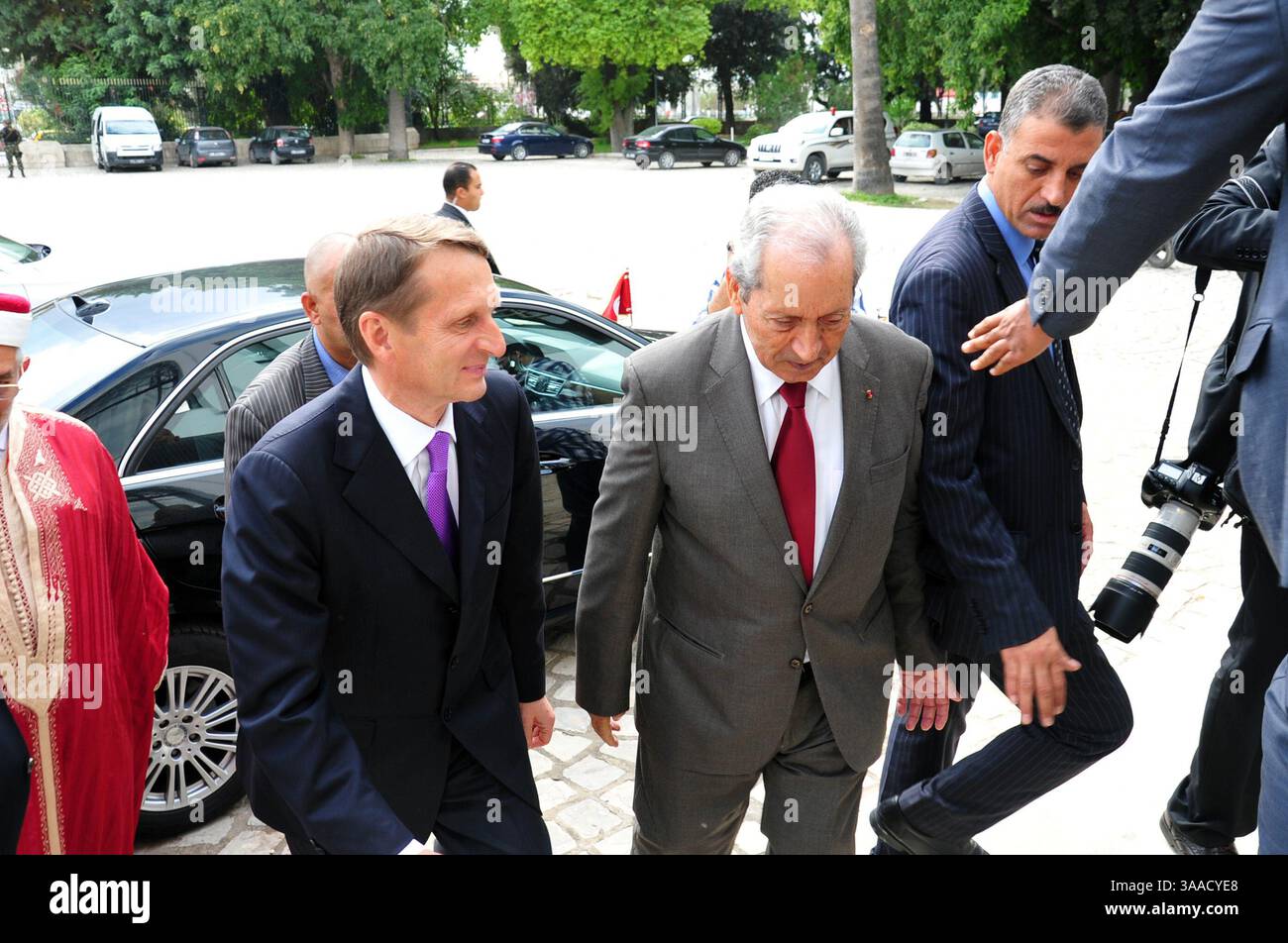 5. November 2015 - Tunis, Tunesien - der Präsident der Versammlung der Abgeordneten (ARP) Volk Mohamed Ennasser empfängt den Präsidenten der Duma (Unterhaus des russischen parlaments) Sergej Naryschkin zu einem offiziellen Besuch in Tunesien. (Bild: © Chokri Mahjoub Via ZUMA Wire) Stockfoto