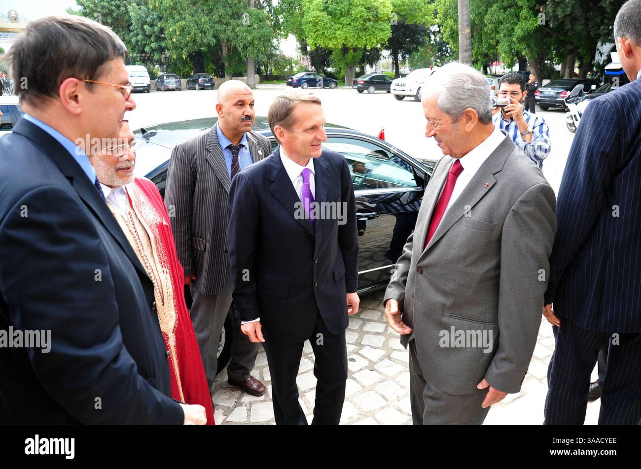 5. November 2015 - Tunis, Tunesien - der Präsident der Versammlung der Abgeordneten (ARP) Volk Mohamed Ennasser empfängt den Präsidenten der Duma (Unterhaus des russischen parlaments) Sergej Naryschkin zu einem offiziellen Besuch in Tunesien. (Bild: © Chokri Mahjoub Via ZUMA Wire) Stockfoto