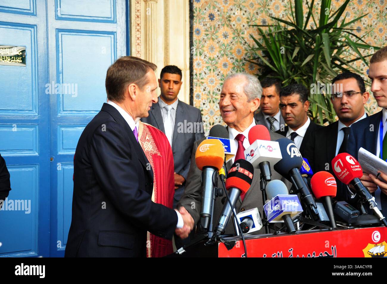5. November 2015 - Tunis, Tunesien - der Präsident der Versammlung der Abgeordneten (ARP) Volk Mohamed Ennasser empfängt den Präsidenten der Duma (Unterhaus des russischen parlaments) Sergej Naryschkin zu einem offiziellen Besuch in Tunesien. (Bild: © Chokri Mahjoub Via ZUMA Wire) Stockfoto
