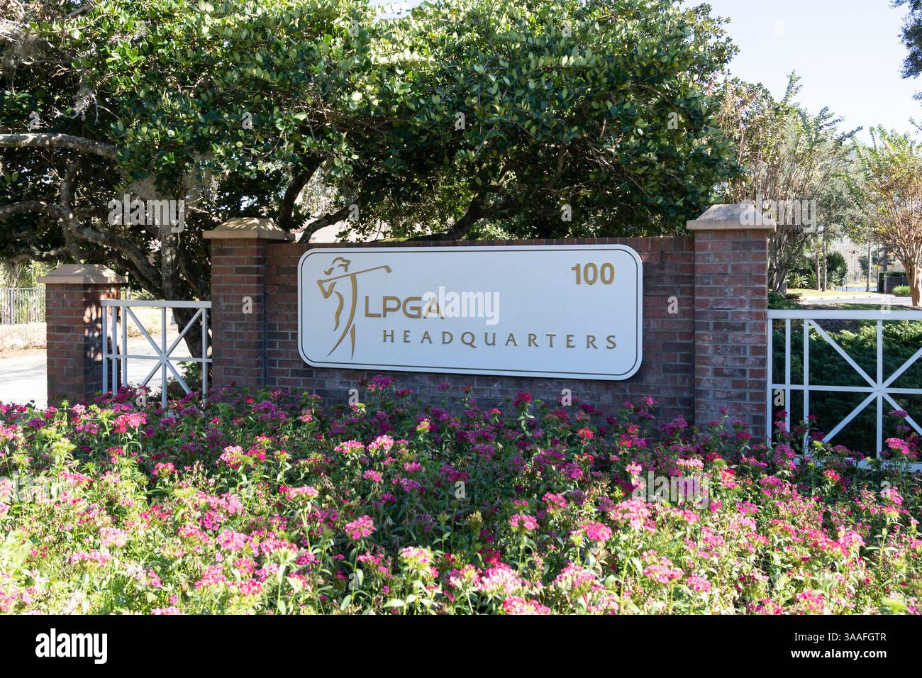 Lake Mary, FL, USA - 17. Januar 2022: Schild des LPGA-Hauptsitzes in Lake Mary, Florida, USA. Stockfoto