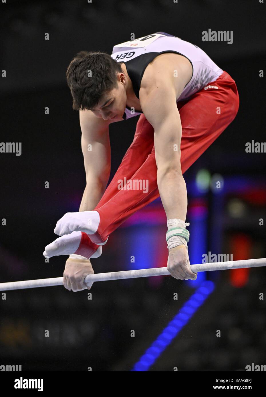 Alexander Kirchner GER High Bar Action Gymnastik, EnBW DTB-Pokal, Porsche-Arena, Stuttgart, Baden-Württemberg, Deutschland, Europa Stockfoto
