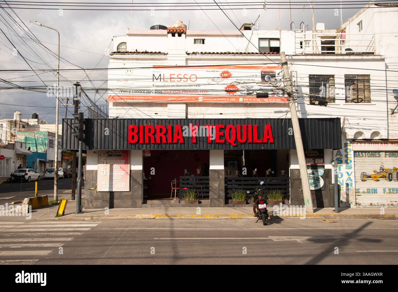 Puebla, Mexiko, 1. Januar 2025: Farbige Straßen und Kolonialgebäude der Stadt und der mexikanischen Hauptstadt Puebla. Stockfoto
