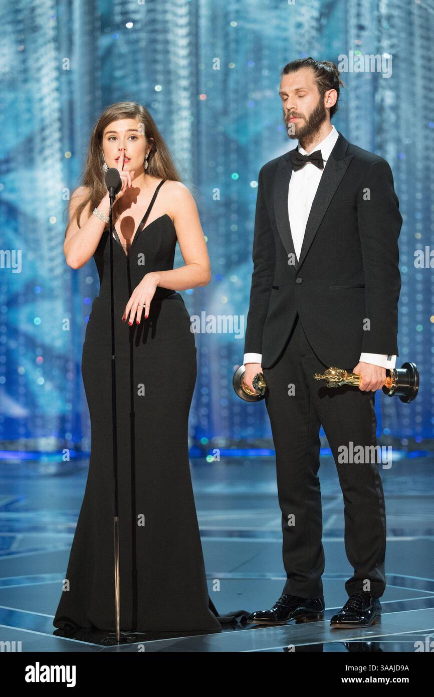4. März 2018: Hollywood, Kalifornien, USA – Chris Overton und Rachel Shenton nehmen den Oscar für den besten Live-Action-Kurzfilm für die Arbeit an The Silent Child während der Live-ABC-Fernsehsendung der 90. Oscars im Dolby Theatre in Hollywood entgegen. (Bild: © Aaron Poole/AMPAS Via ZUMA Wire/ZUMAPRESS.com) Stockfoto