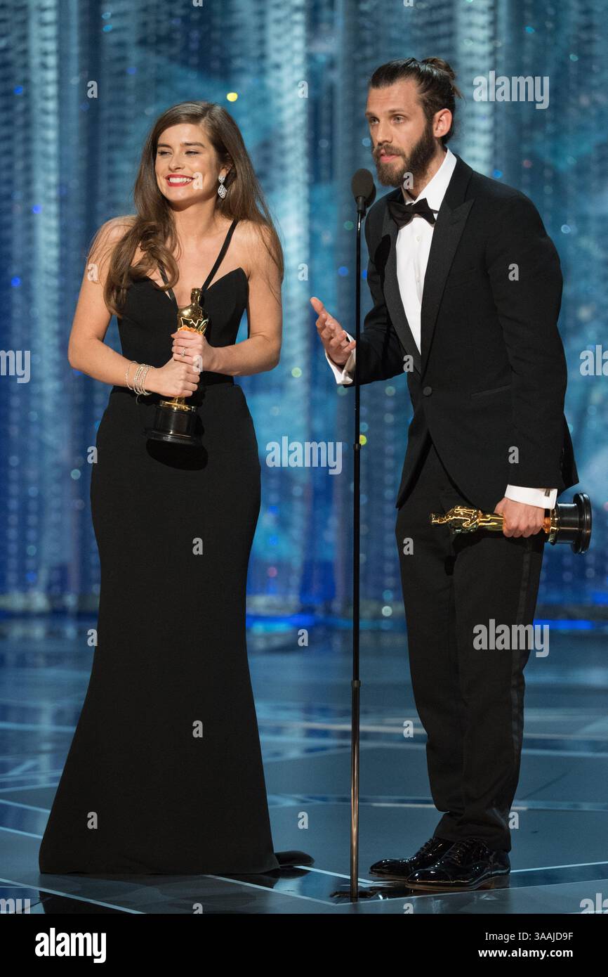4. März 2018: Hollywood, Kalifornien, USA – Chris Overton und Rachel Shenton nehmen den Oscar für den besten Live-Action-Kurzfilm für die Arbeit an The Silent Child während der Live-ABC-Fernsehsendung der 90. Oscars im Dolby Theatre in Hollywood entgegen. (Bild: © Aaron Poole/AMPAS Via ZUMA Wire/ZUMAPRESS.com) Stockfoto