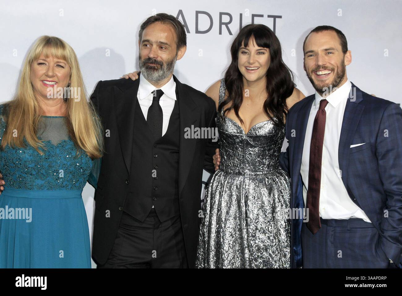 Mai 2018 - Los Angeles, CA, USA - LOS ANGELES - 23. MAI: Tami Oldham Ashcraft, Baltasar Kormakur, Shailene Woodley, Sam Claflin bei der „Adrift“-Weltpremiere im Regal LA Live am 23. Mai 2018 in Los Angeles, CA (Kreditbild: © Kathy Hutchins Via ZUMA Wire) Stockfoto