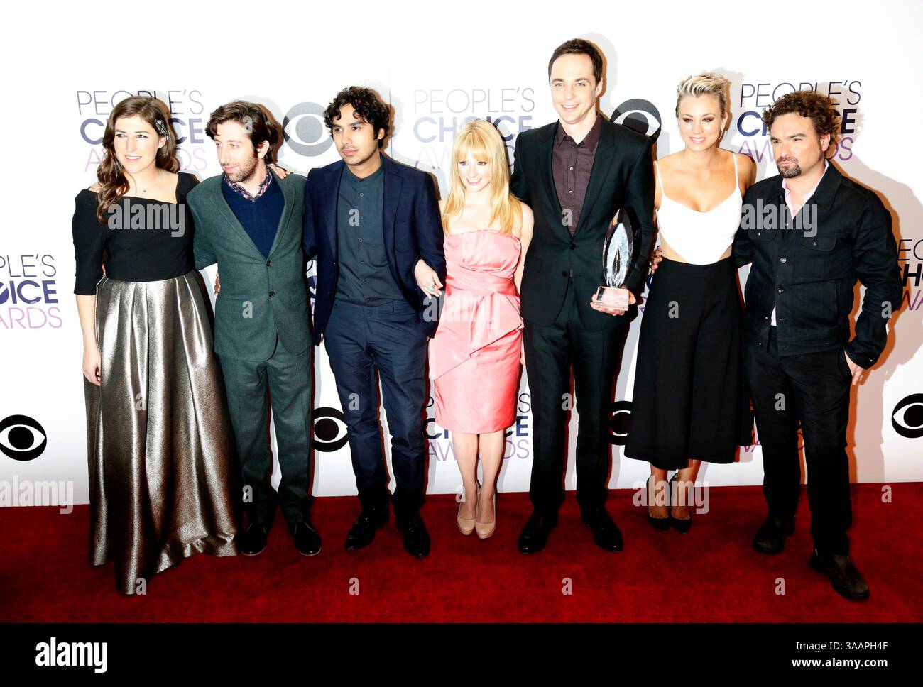 Johnny galecki and kaley cuoco sweeting -Fotos und -Bildmaterial in ...
