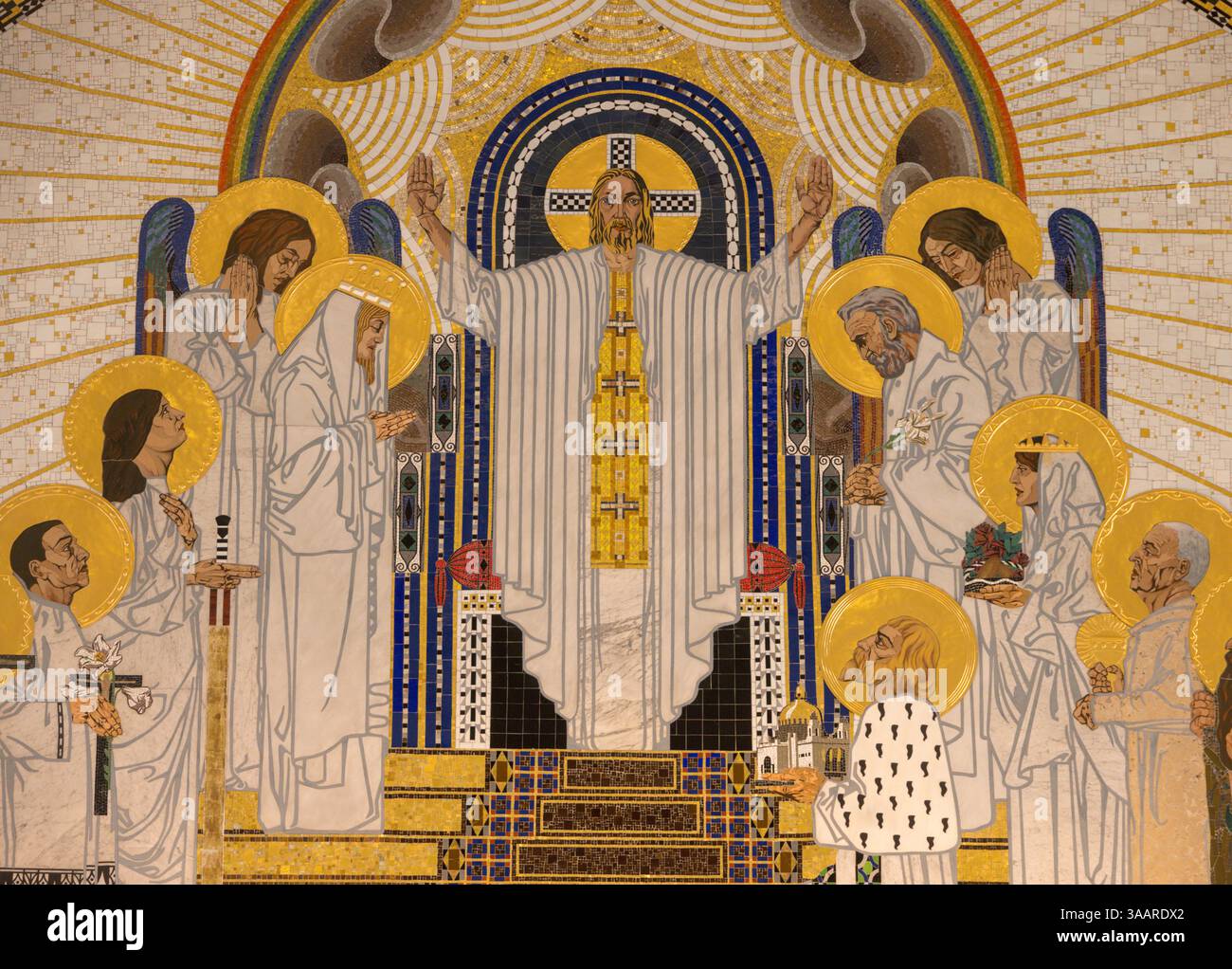 Altar mit Mosaik Christi, Jugendstilkirche am Steinhof, 1907, auch Kirche St. Leopold genannt, Wien, Österreich Stockfoto