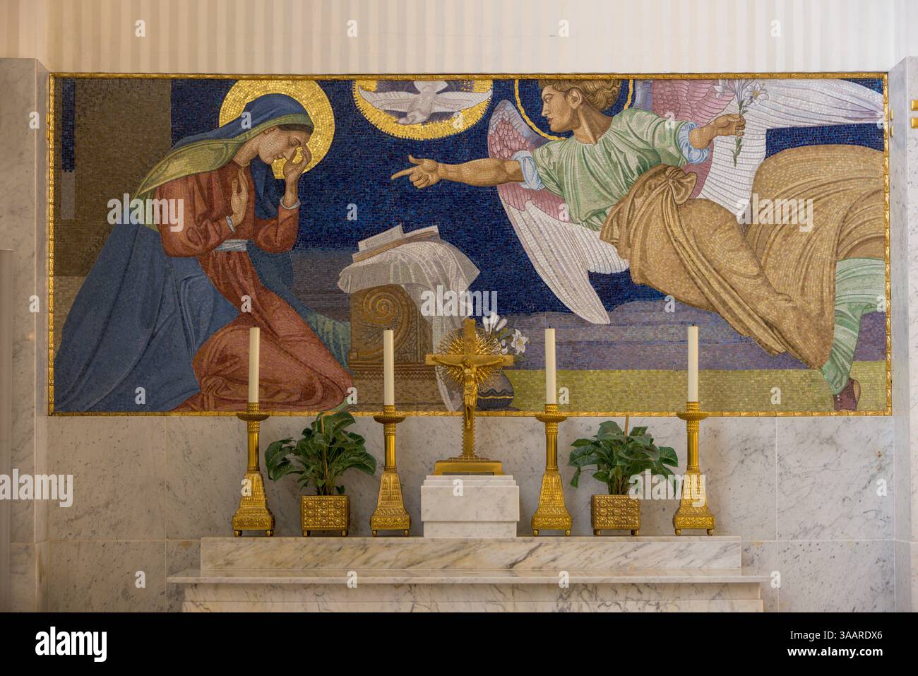 Mosaik der Verkündigung von Koloman Moser, Jugendstilkirche am Steinhof, 1907, auch Kirche St. Leopold, Wien, Österreich genannt Stockfoto