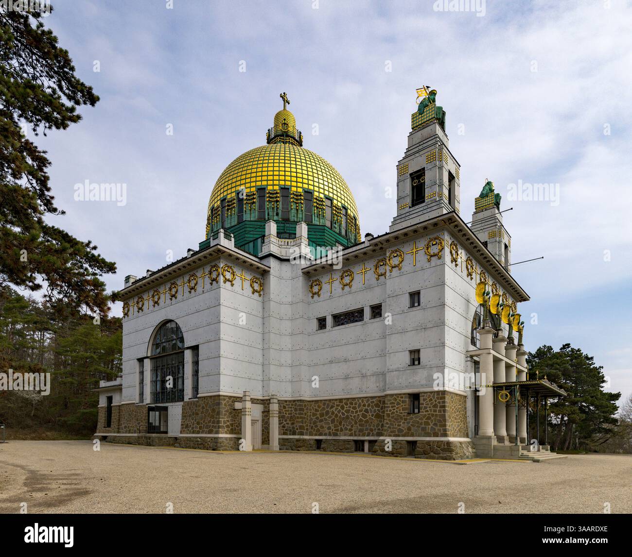 Außenansicht der Jugendstilkirche am Steinhof, 1907, auch Kirche St. Leopold, Wien, Österreich Stockfoto