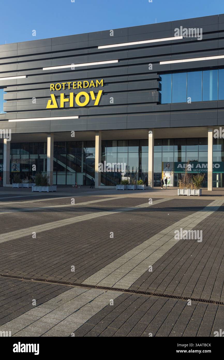 Rotterdam, Niederlande. Februar 2025. Ahoy Logo, Ahoy ist ein Veranstaltungsort für Messen, Veranstaltungen, Konzerte, Konferenzen und Tagungen in Rotterdam. Stockfoto