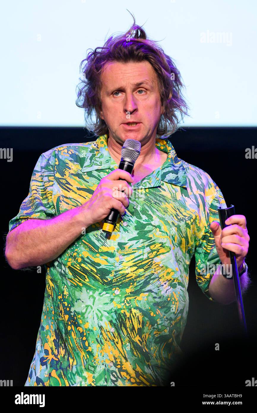 Im Bild: Milton Jones Underbelly's 6. Jährliche Big Brain Tumor Benefit. Die One-Night-Only-Show kehrte für das sechste Jahr zurück, um Geld für das B zu sammeln Stockfoto