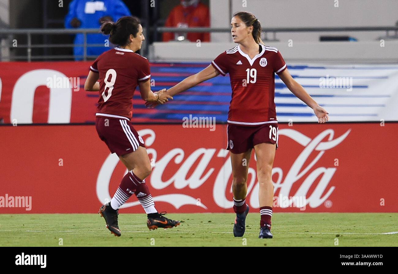 1. Januar 2014: Jacksonville, FL, USA - Jacksonville, FL - Donnerstag, 5. April 2018: Ariana CalderÃ³n, Katie Johnson feiert im EverBank Field einen TorfeierAriana CalderÃ³n, Katie Johnson während eines internationalen Freundschaftsspiels gegen die Frauen-Nationalmannschaften der USA und Mexiko (MEX). (Kreditbild: © Brad Smith/ISIPhotos via ZUMA Wire) Stockfoto