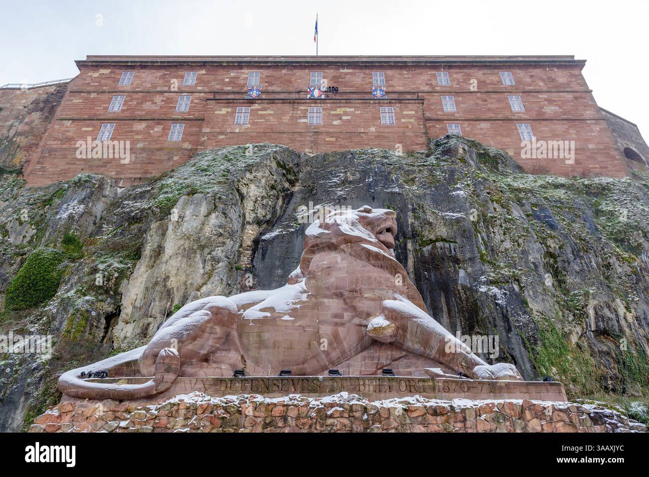 Frankreich, Territoire de Belfort, Belfort, der Löwe von Belfort, den der Bildhauer Auguste Bartholdi zwischen 1875 und 1879 zum Gedenken an den Widerstand der von den Preußen belagerten Stadt während des Krieges zwischen Frankreich und Deutschland 1870 geschaffen hatte Stockfoto